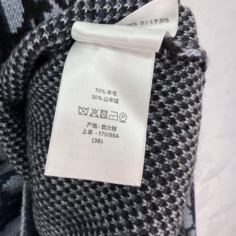 chr1st1an D10r sweaters